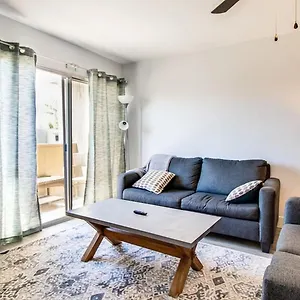 contemporary-condo-in-hub-of-old-town-scottsdale.scottsdalehotels.org/