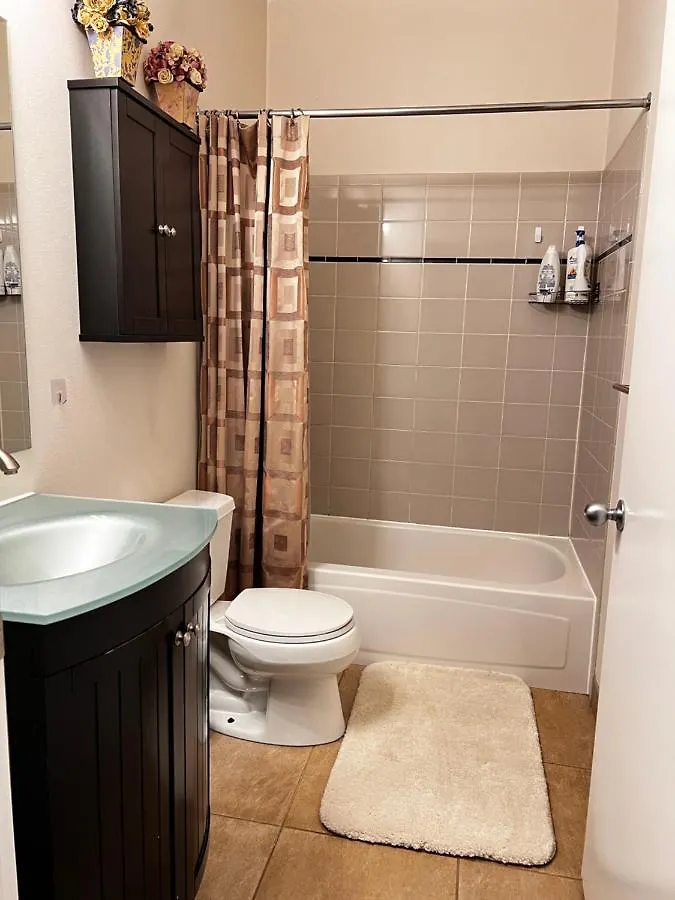 Cozy Home Nearby Most Attractions Seattle Center Apartment