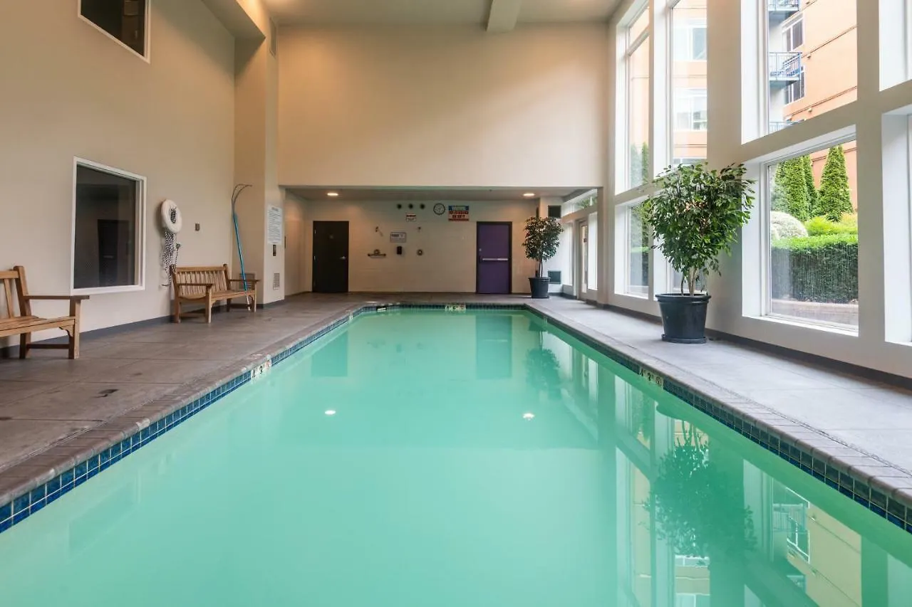 Cozy Home Nearby Most Attractions Seattle Center Apartment