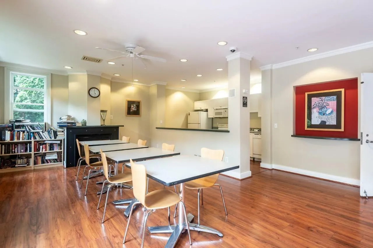 Cozy Home Nearby Most Attractions Seattle Center 0*,  United States